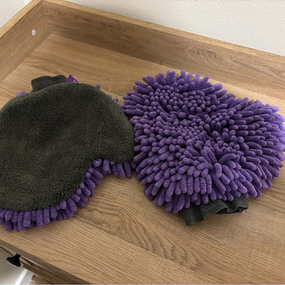 Animal-Themed Hooded Dog Towels & 2 Microfiber Drying Mitts